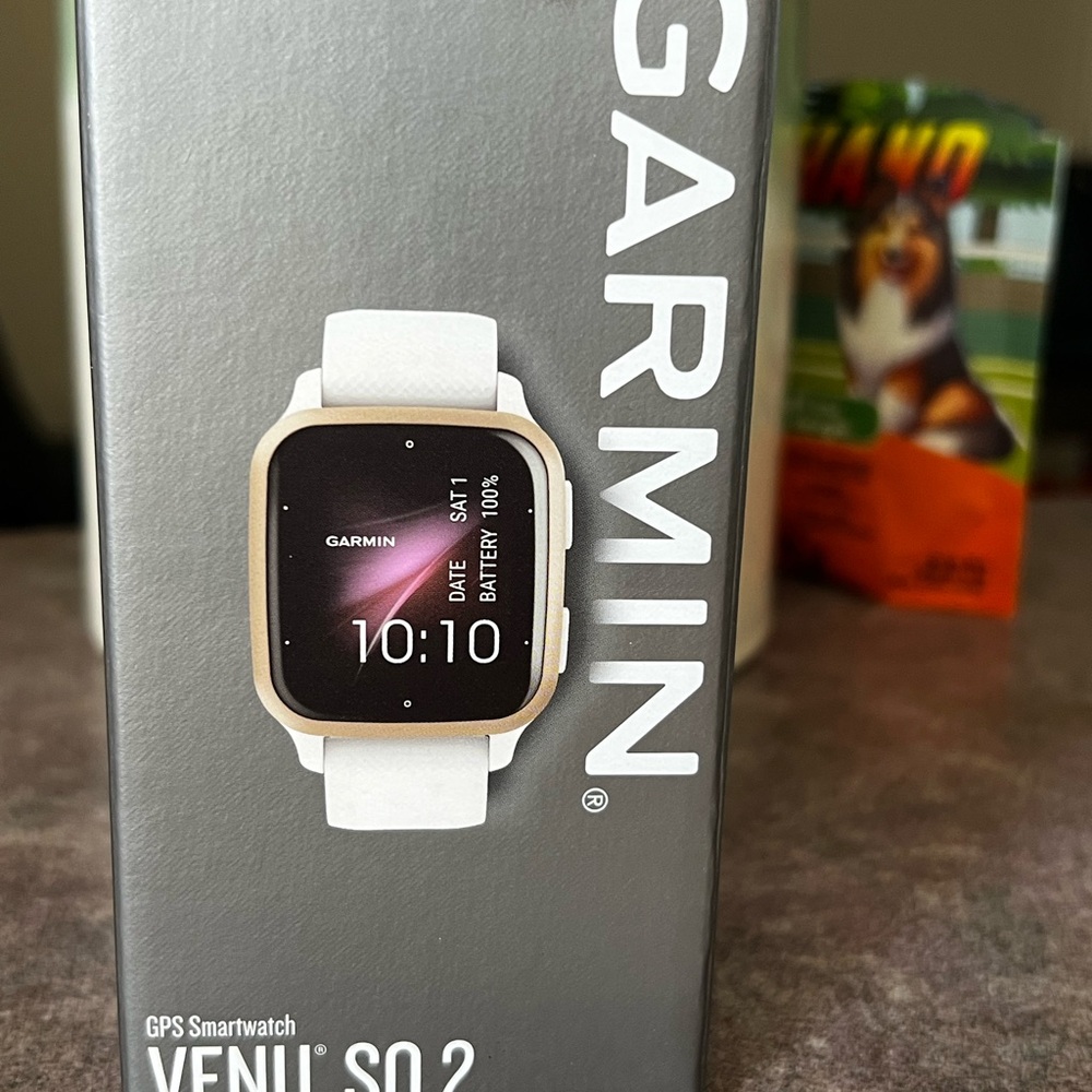 Garmin White and Gold Smartwatch with Modern Design